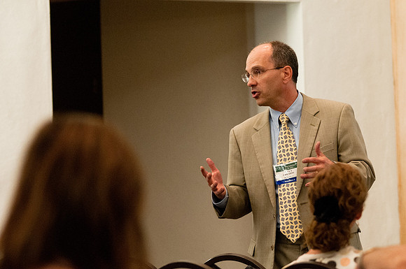 Paul S. Edwards, Deseret News Editor, speaking in an Education Week class.