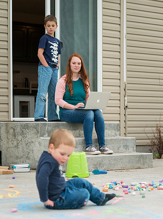 Pathway student Elizabeth Cameron and her family. March 2017