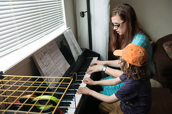 Pathway student Eva Sherrod and her children.