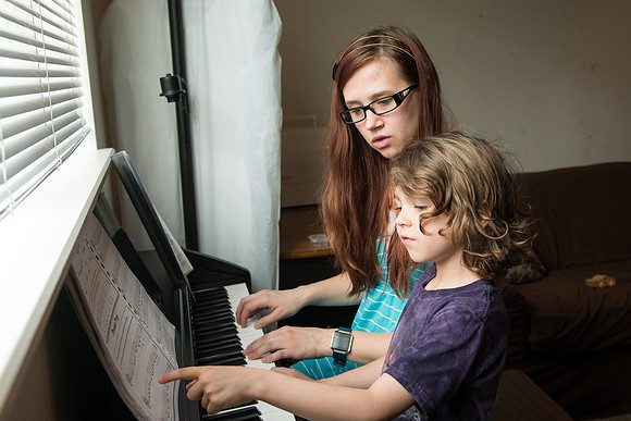 Pathway student Eva Sherrod and her children.