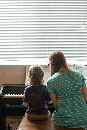 Pathway student Eva Sherrod and her children.