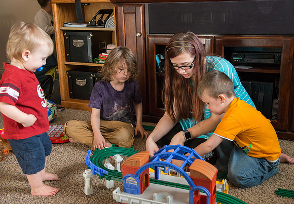 Pathway student Eva Sherrod and her children.