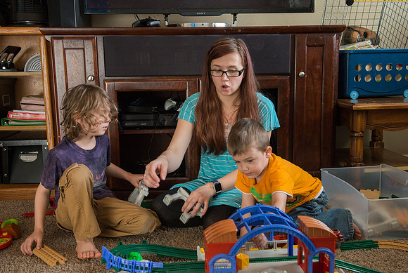 Pathway student Eva Sherrod and her children.