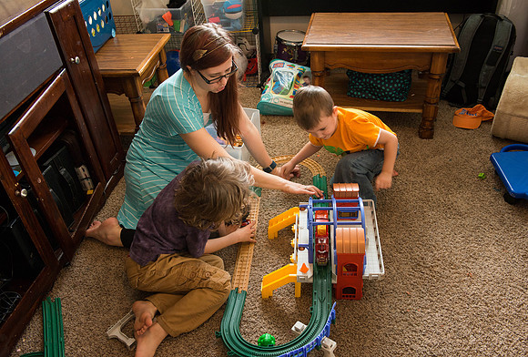 Pathway student Eva Sherrod and her children.