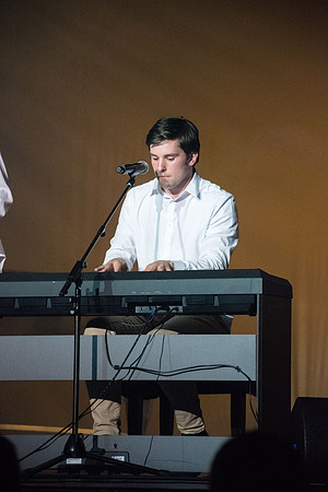 Get Connected finishes their first day with a Talent Show from incoming freshmen.