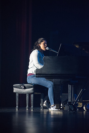 Get Connected finishes their first day with a Talent Show from incoming freshmen.