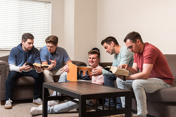 Roommates (Guys)  - Apr 2021