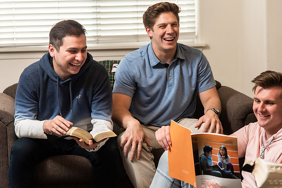 Roommates (Guys)  - Apr 2021