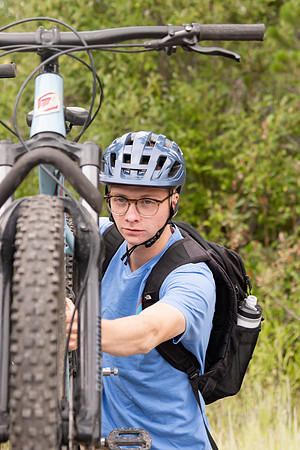 A group of BYU-Idaho Students go mountain biking.