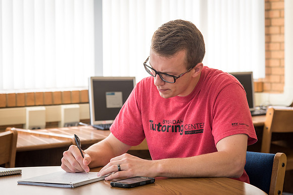 Morgan Steiner studies in the Library during the Summer Session. 2017