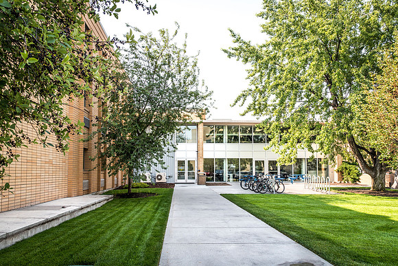 The entrance to the Biddulph Building.