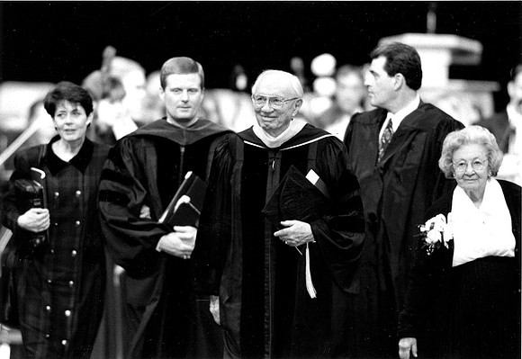 President Hinckley with Pres David A. Bednar at his inauguration.