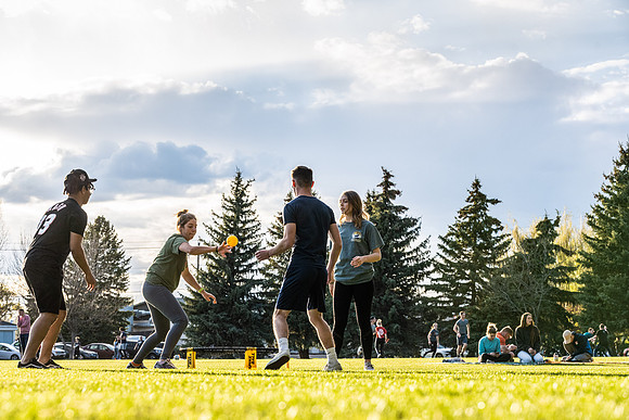 Students enjoy the warm weather of Spring semester by spending time in Porter Park.