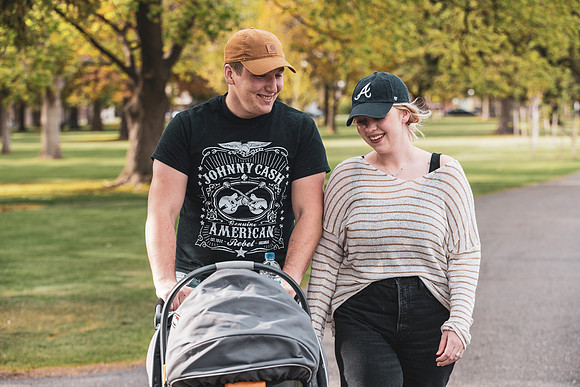 Students enjoy the warm weather of Spring semester by spending time in Porter Park.