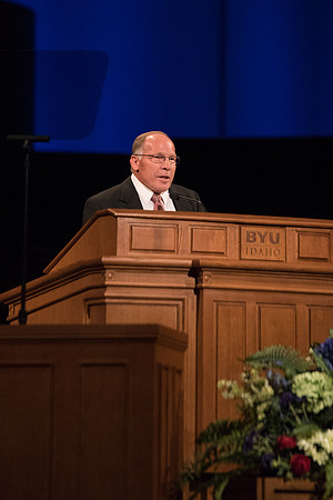 Rexburg Mayor, Jerry L. Merrill, speaks at the New Student Parent Welcome Meeting.