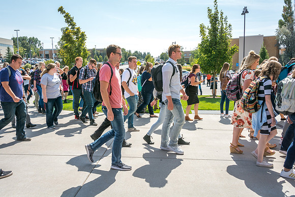 Students make their way to the I-Center for the first Devotional of the 2017 Fall Semester.