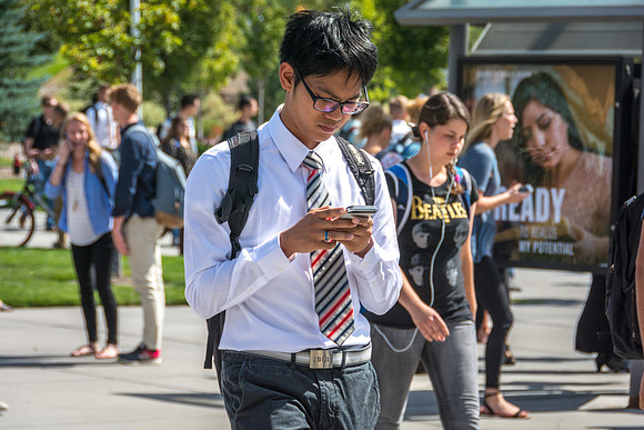 Students make their way to the I-Center for the first Devotional of the 2017 Fall Semester.
