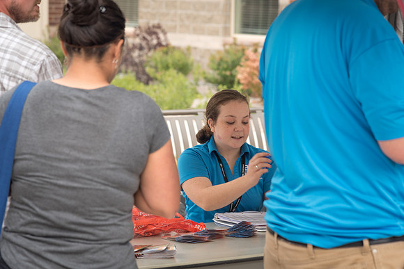Student Support and other student volunteers help new students move in at the start of the Fall 2017 Semester.
