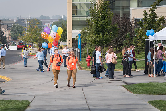 Student Support volunteers are busy helping new students at the start of the semester.