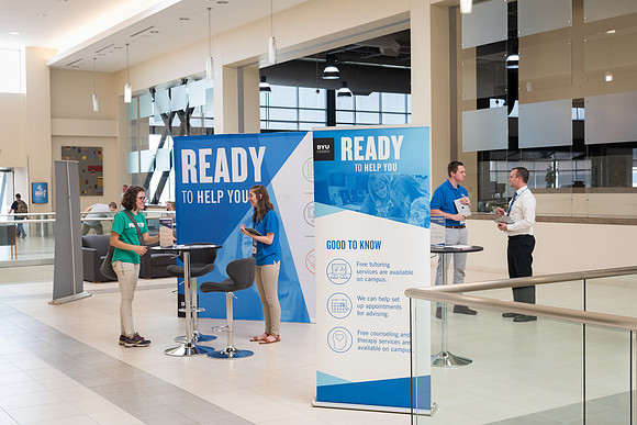 Students find help at the booth setup in the MC at the start of the Fall 2017 semester. 2017