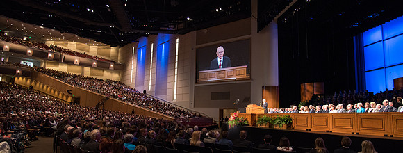 Elder Dallin H. Oaks, of the Quorum of the Twelve Apostles, conducts Henry J. Eyring's Inauguration.