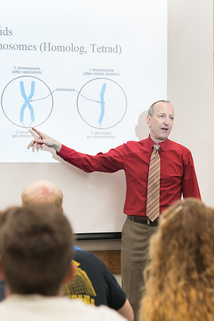 BYU-Idaho students at a Biology Class. Todd Kelson teaches about Genetics and Molecular Biology. Sept 2017
