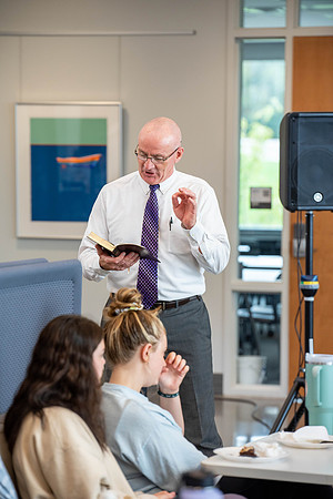 Freshman students at BYU-Idaho attend a lunch at the STC to commemrate their time at Freshman Connection.
