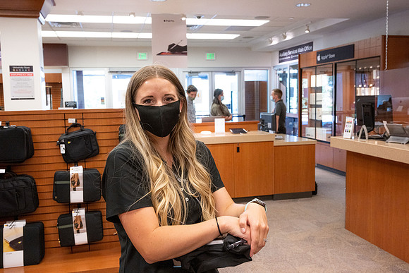 Employees wear face mask during the Covid-19 epidemic.
