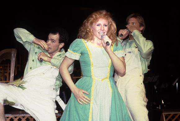 Showtime company, Feb 1989
