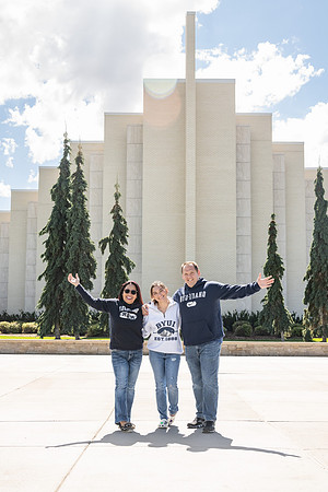 General scenes, families, and students on campus happening during Get Connected.