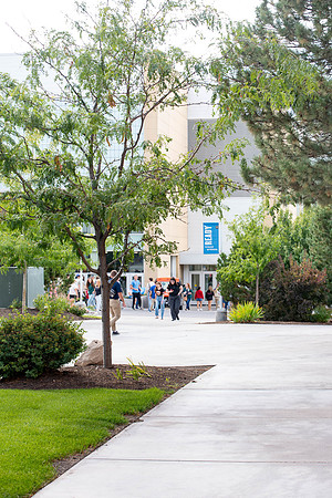 Freshman are guided by Student Mentors, around campus, to take a tour.