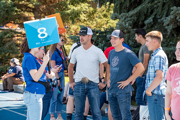 Freshman play activities on the Stadium Field, and meet the student mentors.