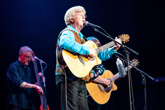 Jim Curry performs songs of John Denver at the Hart Auditorium.