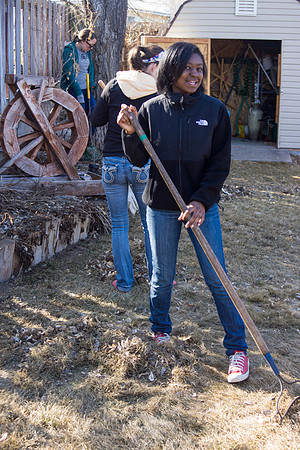Students from the BYU-Idaho YSA 6th ward doing service.