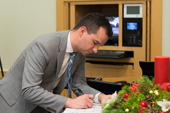 Pathway and Online administrators call Online students who have not yet registered to find out their needs and concerns.