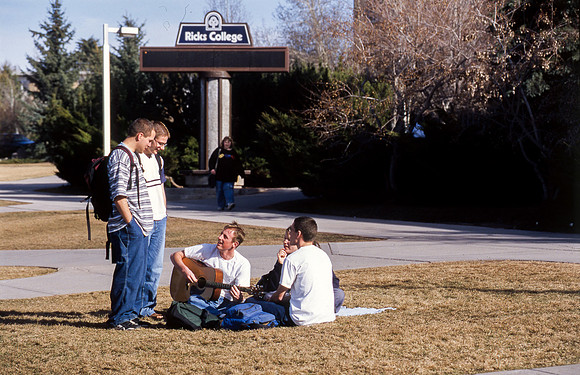 Campus-Mar 1999