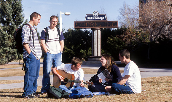 Campus-Mar 1999