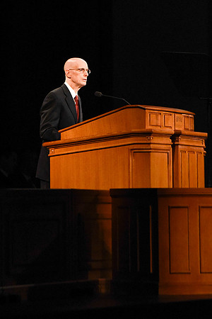 President Henry J. Eyring speaks at the first Devotional of Winter semester.