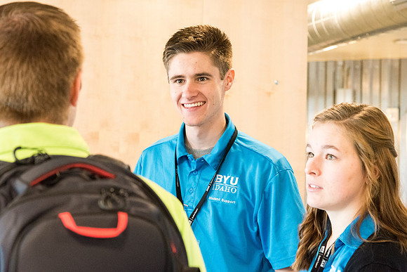 Forrest Wood and Emily Breck are Get Connected I-rep volunteers.