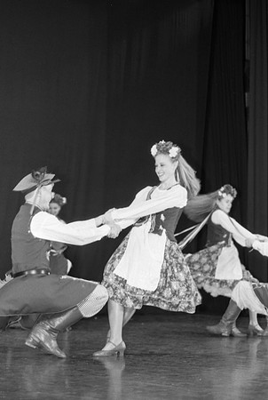 Dance, Folkdancers Nov 1997