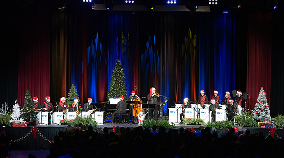 Vocal Union & Sound Alliance "Swinging Christmas" concert.