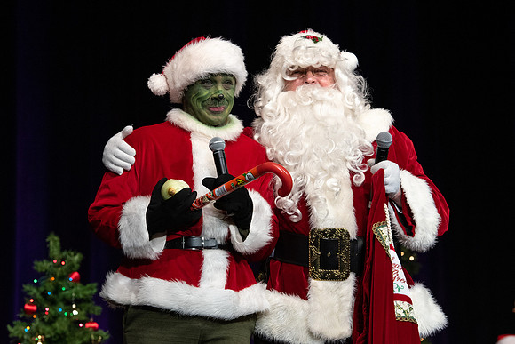 Sound Alliance and Vocal Union perform Swinging Christmas in the Hart Gym.