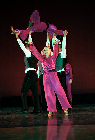 Extravadance performers.