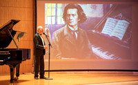 Del Parkinson piano concert in the snow building.
