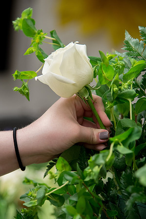 Students at a Bridal Floral Design class taught by Ssiter Cox.