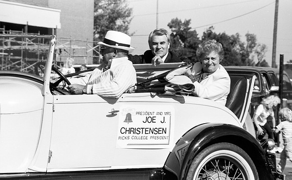 Homecoming parade, President Joe J. Christensen.