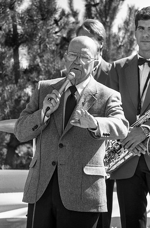 Ribbon cutting for Viking Dr. Sep 1987