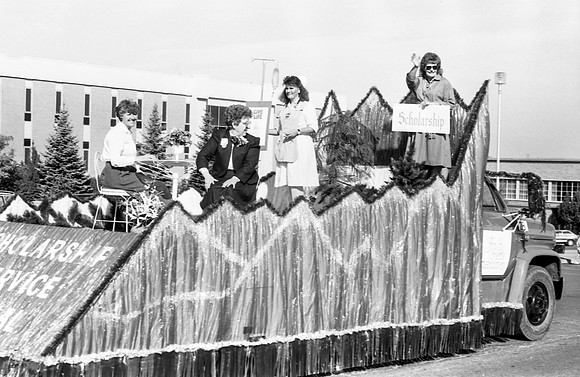 Homecoming parade Scholarship float.