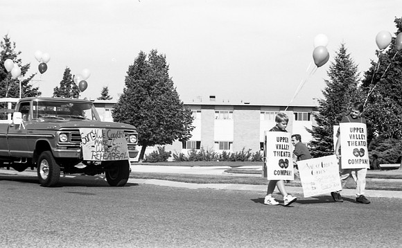 Homecoming parade, Upper theater company.