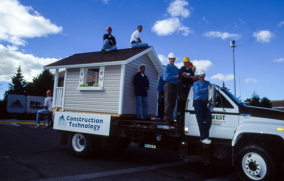 Homecoming parade, Construction technology float.